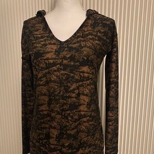 New with tags-/LuLaRoe Eliza  Top
Super soft and cute on.